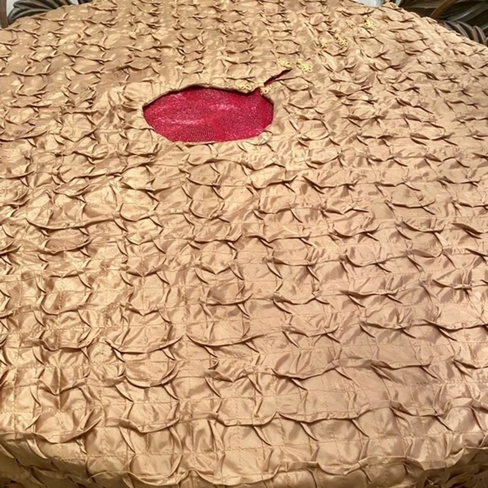 🎄Gold Feather Upscale Treeskirt🎄